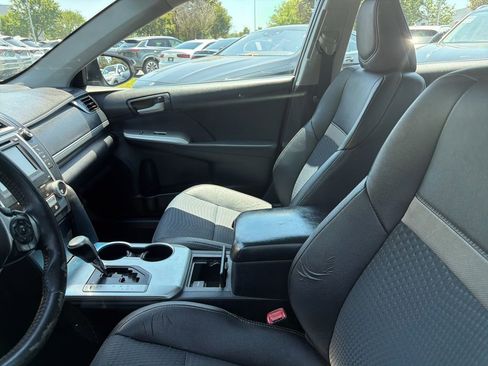 Used 2013 Toyota Camry SE FWD image 9