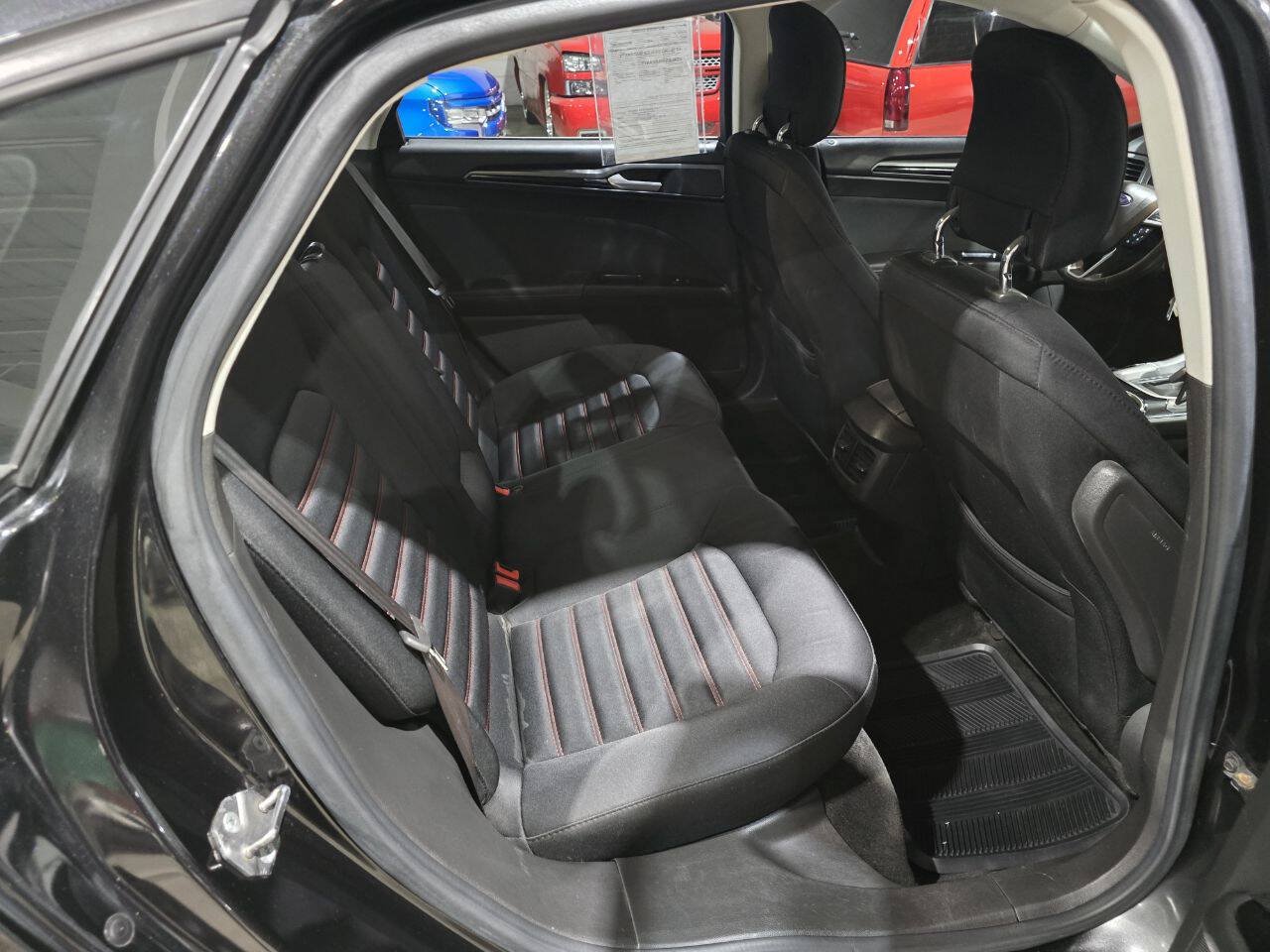Used 2013 Ford Fusion SE FWD image 29