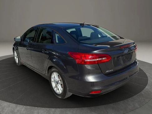 Used 2016 Ford Focus SE image 3