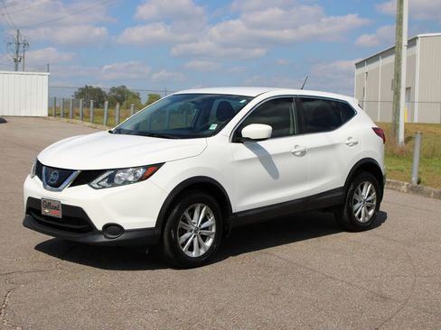 Used 2019 Nissan Rogue Sport S w/ Appearance Package image 2