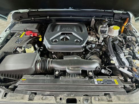 Used 2023 Jeep Wrangler Unlimited AWD/4WD image 31