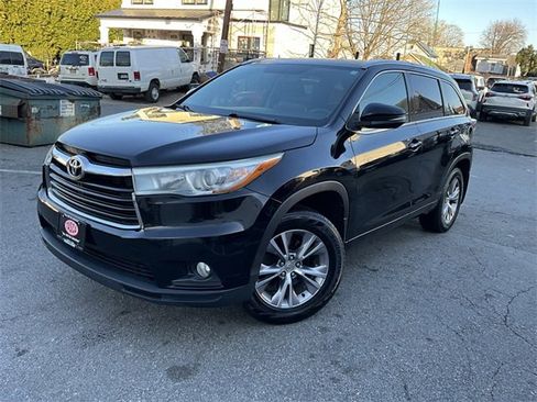 Used 2015 Toyota Highlander XLE image 1