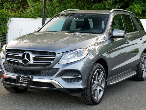 Used 2019 Mercedes-Benz GLE 400 4MATIC image 3