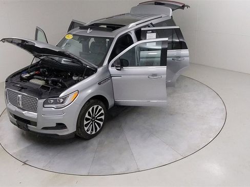 Used 2022 Lincoln Navigator Reserve image 47