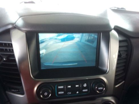 Used 2018 Chevrolet Tahoe LT image 12