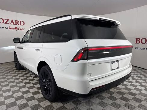 New 2025 Lincoln Navigator Reserve w/ Jet Appearance Package image 5