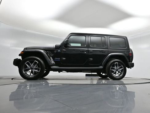 Used 2024 Jeep Wrangler Unlimited image 50