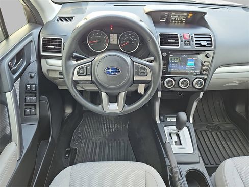 Used 2018 Subaru Forester 2.5i Premium w/ All-Weather Package image 16