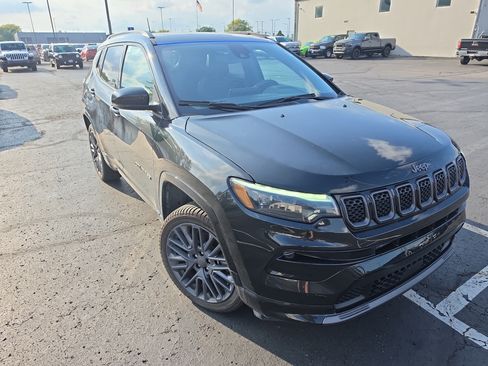 Used 2023 Jeep Compass High Altitude AWD/4WD image 2