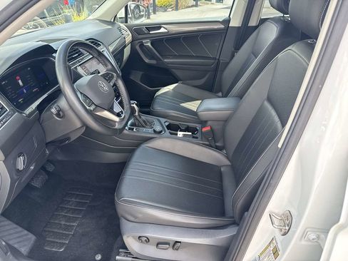 Used 2022 Volkswagen Tiguan SE AWD/4WD image 13