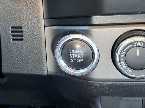 Used 2020 Toyota Tacoma TRD Off-Road image 33