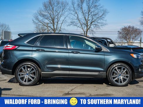 Used 2022 Ford Edge Titanium image 3