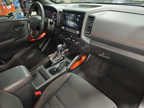 Used 2022 Nissan Frontier PRO-4X w/ Technology Package image 15