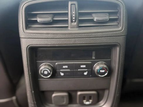 Used 2019 Buick Envision Essence FWD image 19