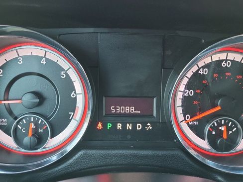 Used 2019 Dodge Grand Caravan SXT image 32