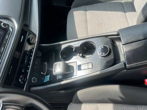 Used 2023 Nissan Rogue SV AWD/4WD image 19