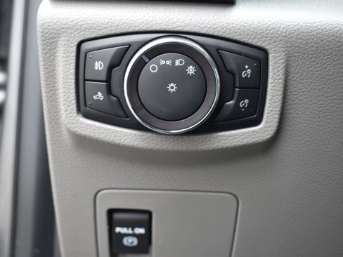 Used 2018 Ford F150 XLT AWD/4WD image 15
