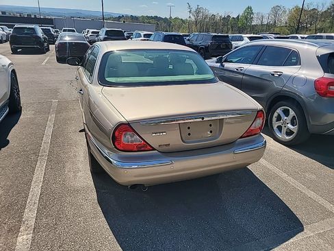 Used 2005 Jaguar XJ8 image 7
