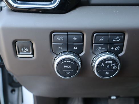 Used 2023 GMC Sierra 1500 Denali AWD/4WD image 24