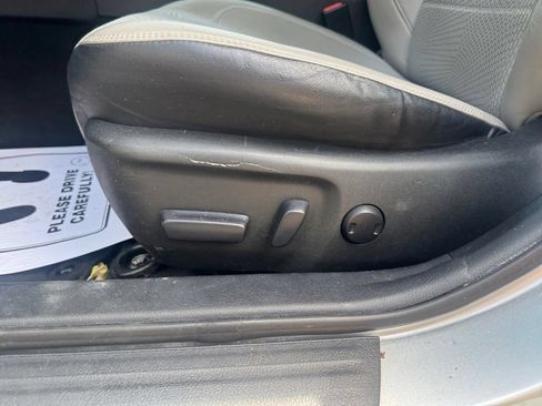 Used 2016 Toyota Camry SE w/ Moonroof Package FWD image 11
