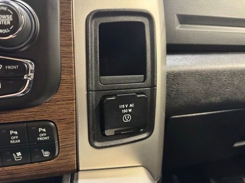 Used 2018 RAM 1500 Laramie AWD/4WD image 29