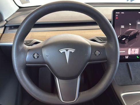Used 2024 Tesla Model Y Long Range AWD/4WD image 15