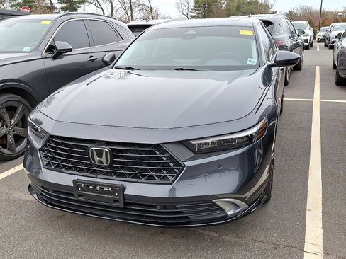 Used 2025 Honda Accord Touring image 4