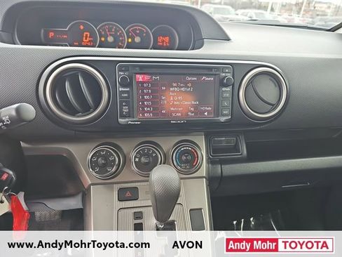 Used 2014 Scion xB FWD image 17