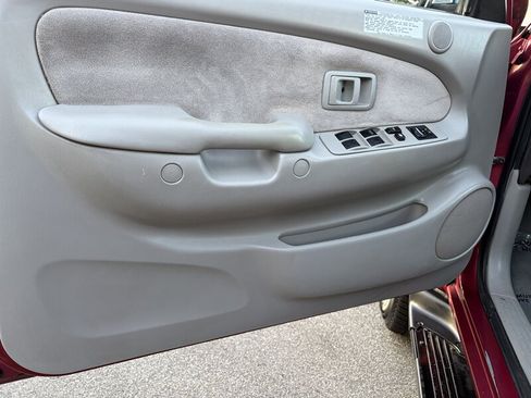 Used 2002 Toyota Tacoma PreRunner RWD image 14