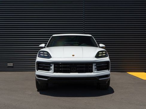 Used 2024 Porsche Cayenne S AWD/4WD image 6