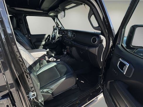 Used 2022 Jeep Wrangler Unlimited Rubicon w/ Steel Bumper Group image 13