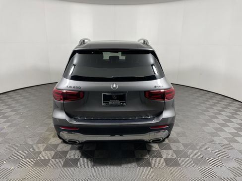 New 2026 Mercedes-Benz GLB 250 4MATIC image 4