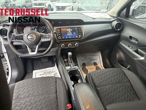 Used 2024 Nissan Kicks SV image 1
