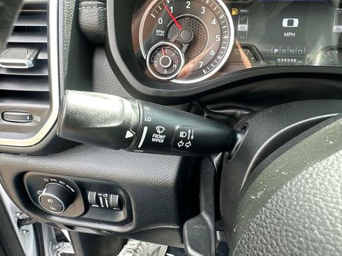 Used 2023 RAM 1500 Laramie AWD/4WD image 38