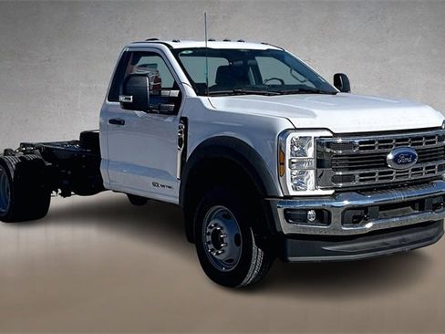 New 2026 Ford F450 XL w/ XL Chrome Package image 2
