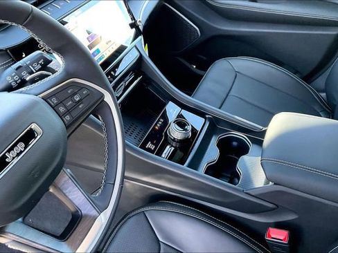 New 2026 Jeep Grand Cherokee Limited image 8