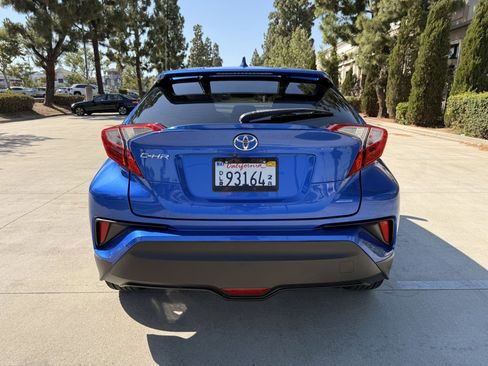 Used 2018 Toyota C-HR XLE FWD image 8