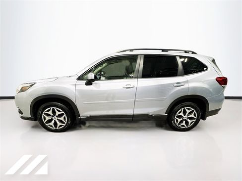 Certified 2022 Subaru Forester Premium image 8