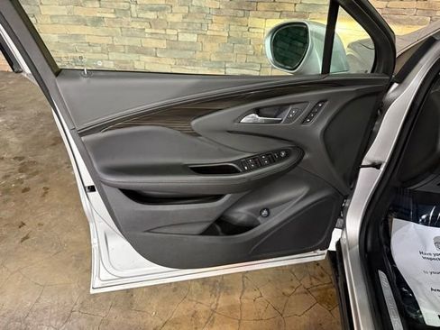 Used 2019 Buick Envision Essence FWD image 8