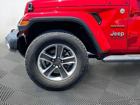 Used 2022 Jeep Wrangler Unlimited Sahara w/ Cold Weather Group AWD/4WD image 36