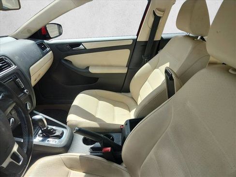 Used 2012 Volkswagen Jetta SE FWD image 6