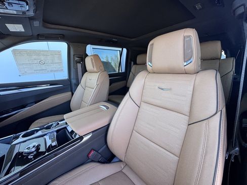 New 2026 Cadillac Escalade ESV Luxury w/ LPO, Radiant Package image 9