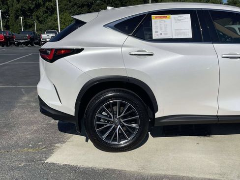 Used 2025 Lexus NX 250 FWD w/ Towing Package (2000 Lbs) image 8