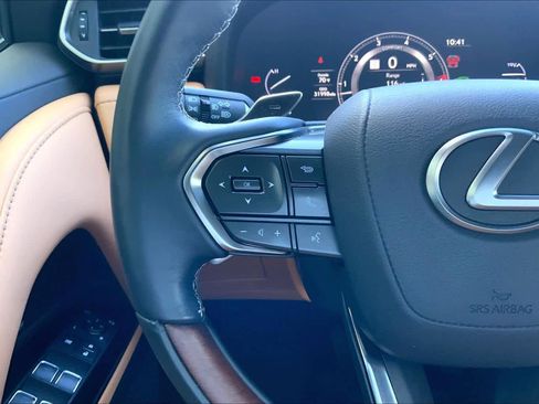 Used 2024 Lexus LX 600 4WD w/ Luxury Package image 16