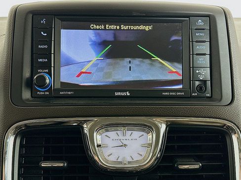 Used 2013 Chrysler Town & Country Limited w/ Luxury Group FWD image 16