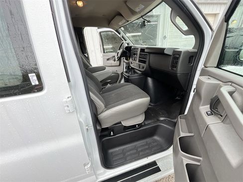 Used 2024 GMC Savana 2500 w/ Driver Convenience Package image 23