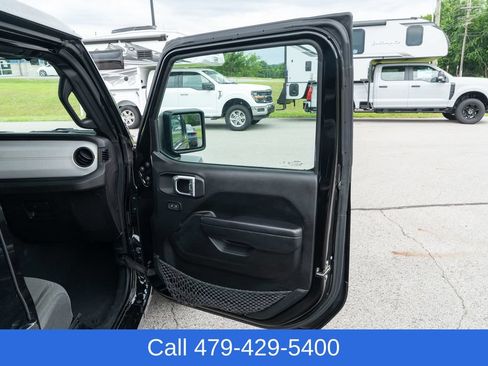 Used 2024 Jeep Wrangler Unlimited Sport AWD/4WD image 16