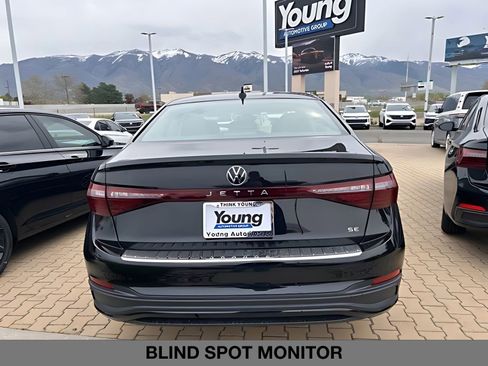 New 2026 Volkswagen Jetta SE FWD image 4