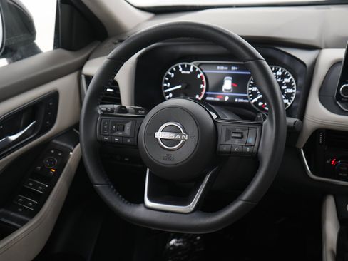 Used 2023 Nissan Rogue SL AWD/4WD image 14