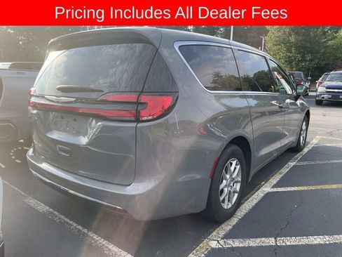 Used 2025 Chrysler Pacifica Select FWD image 7